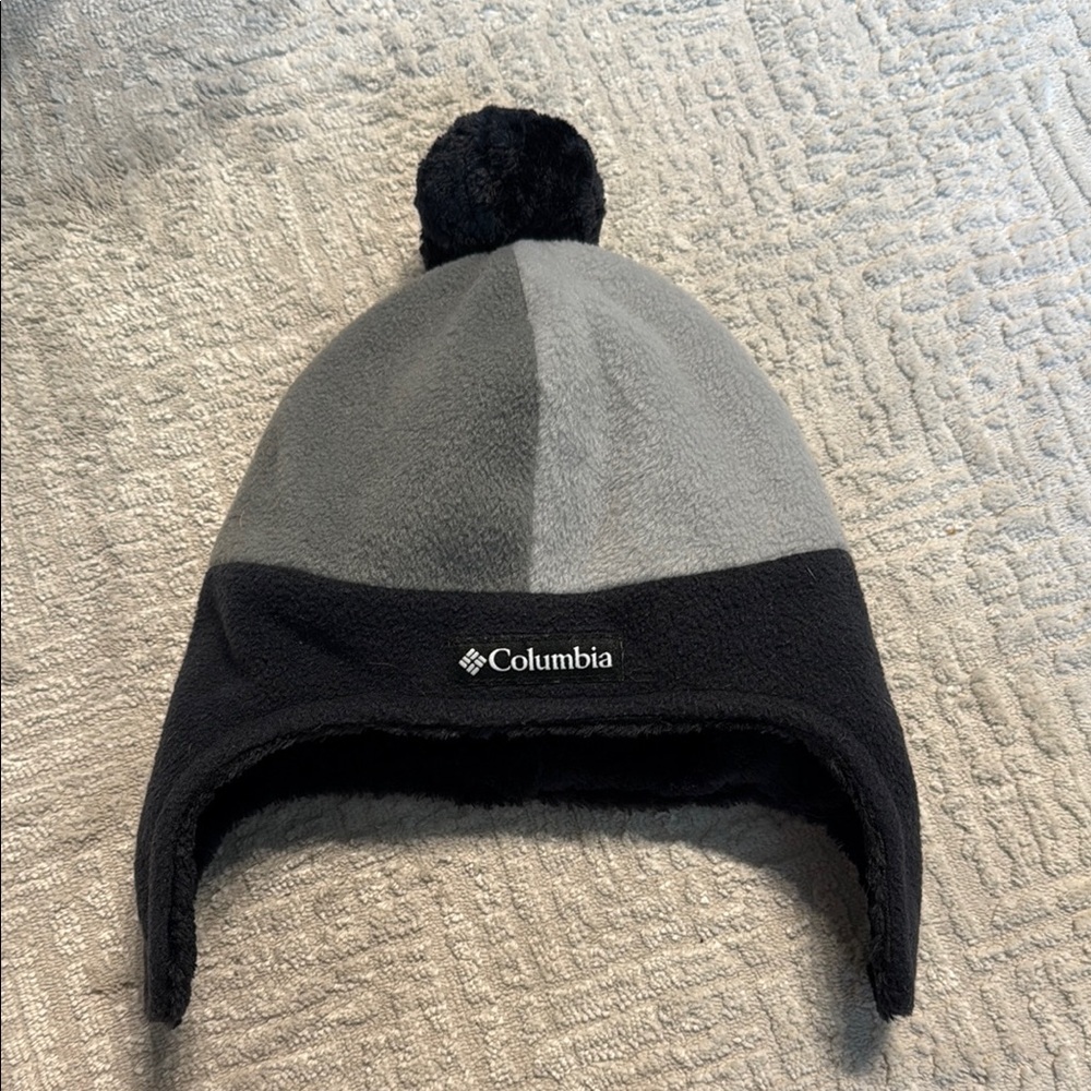 Columbia Omni-heat Beanie Youth Gray and Black Fleece Hat